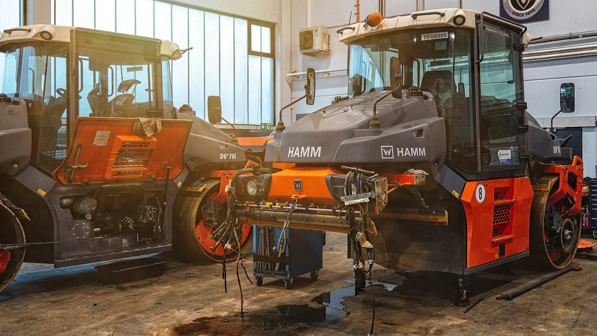 Professionelle Reparatur und Wartung von Baumaschinen in der meistergeführten werwie Werkstatt.